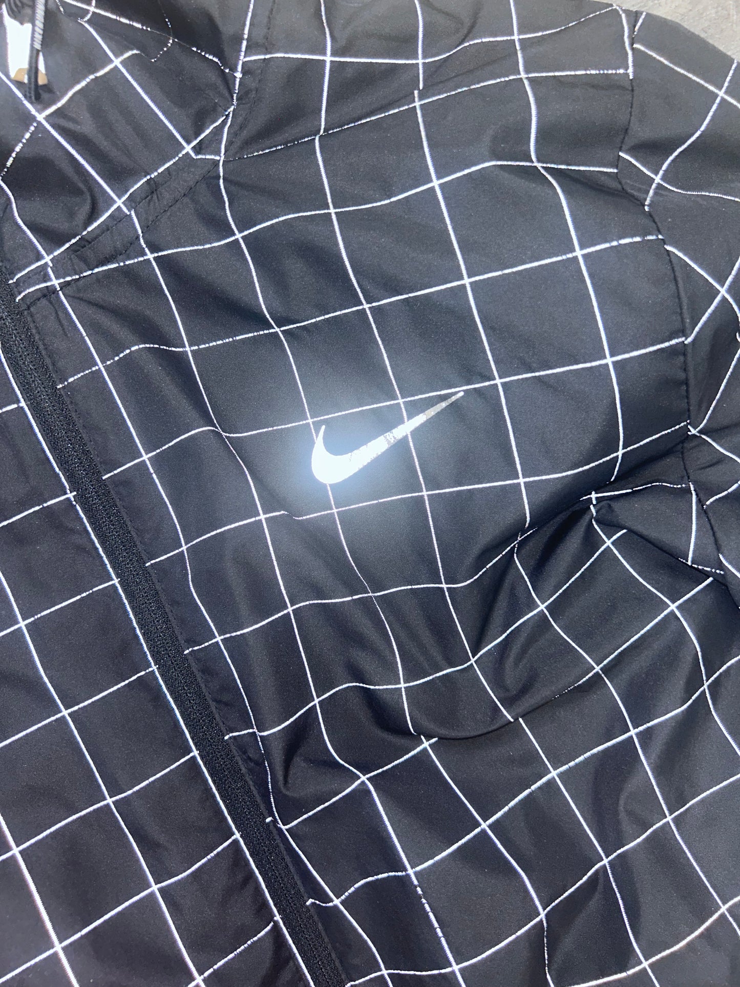 Nike Dave Grid Reflective Windbreaker